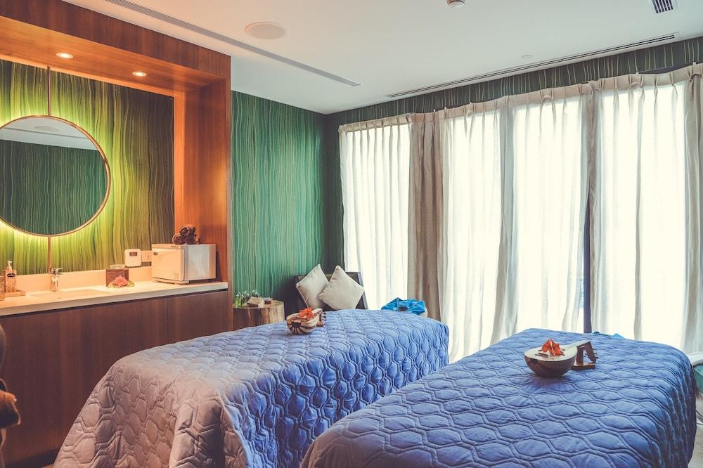 Hard Rock Coast Hotel